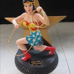 Wonder Woman collectible figurine 1996